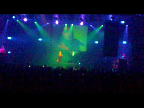 Lucie Bíla - Chlap z kríža (Fontána pre Zuzanu Live Martin 06 06 2009)