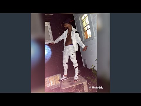 Straight Out the Trenches (feat. Shottvh Sav)