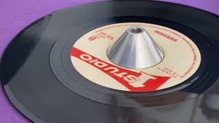 Version (FREDDIE MCGREGOR ~ I Man A Rasta, B Side)