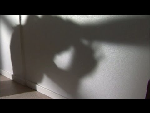 Få misshandlade kvinnor polisanmäler - Nyheterna (TV4)