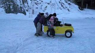 preview picture of video 'Toylander driving on ice'