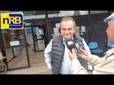 Alcalde Rio Bueno Luis Reyes  y nuevos profesionales para Cesfam Local con dinero Gore -21-12-2025