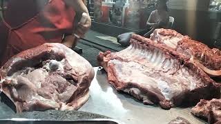TUTORIAL QUICK DEBONE PIG PORK EASY CUTTING 🐖🐖🥩🥩🐖🐖🐖#SKILLS #AMAZING @Seromixtv