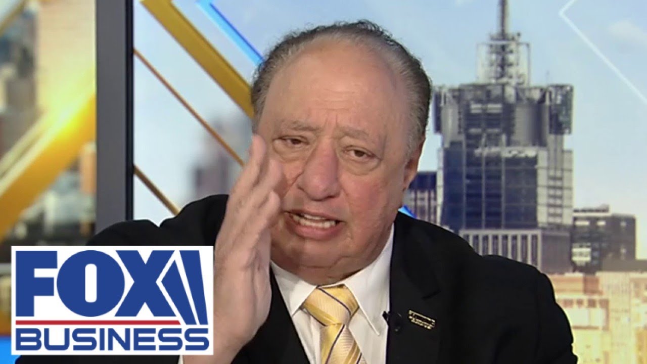 Grocery chain CEO warns over port strike: Will 'hit right between the eyes'