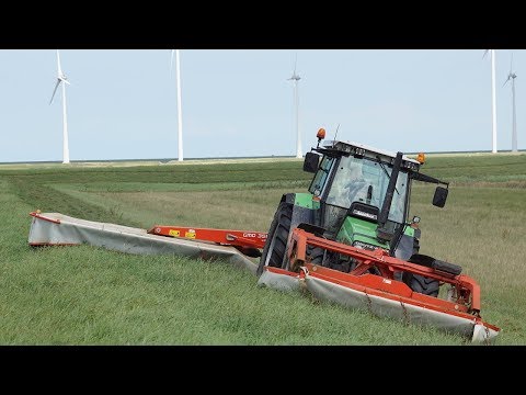 Mowing Dutch dikes Deutz-Fahr Agrostar 6.08
