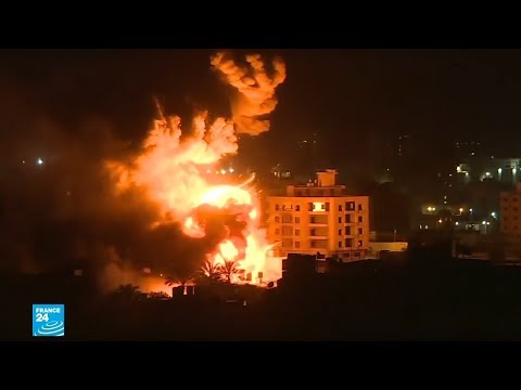 غارات ليلية إسرائيلية على غزة ورد بالصواريخ من القطاع
