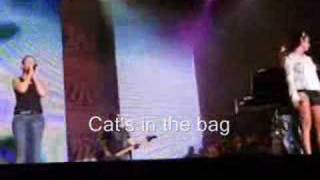 t.A.T.u. - Ne Zhaley Live [Subtitled In English]