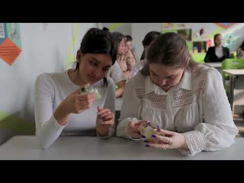 Во Владивостоке школьники провели первые исследования на базе ветеринарного класса.