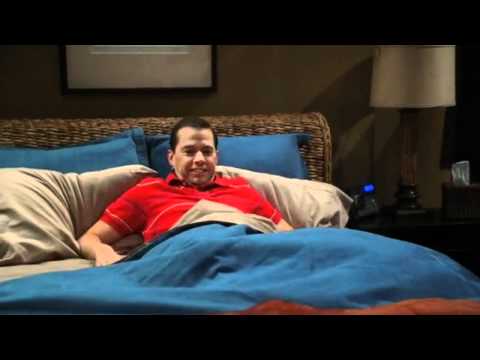Two and a half Men - Staffel 8 Folge 5 - Alan in Charlies Bett
