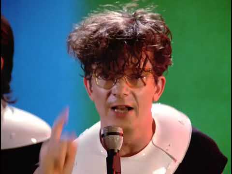 Square Pegs S1E9 Muffy's Bat Mitzvah - 1982 - DEVO "That's Good"