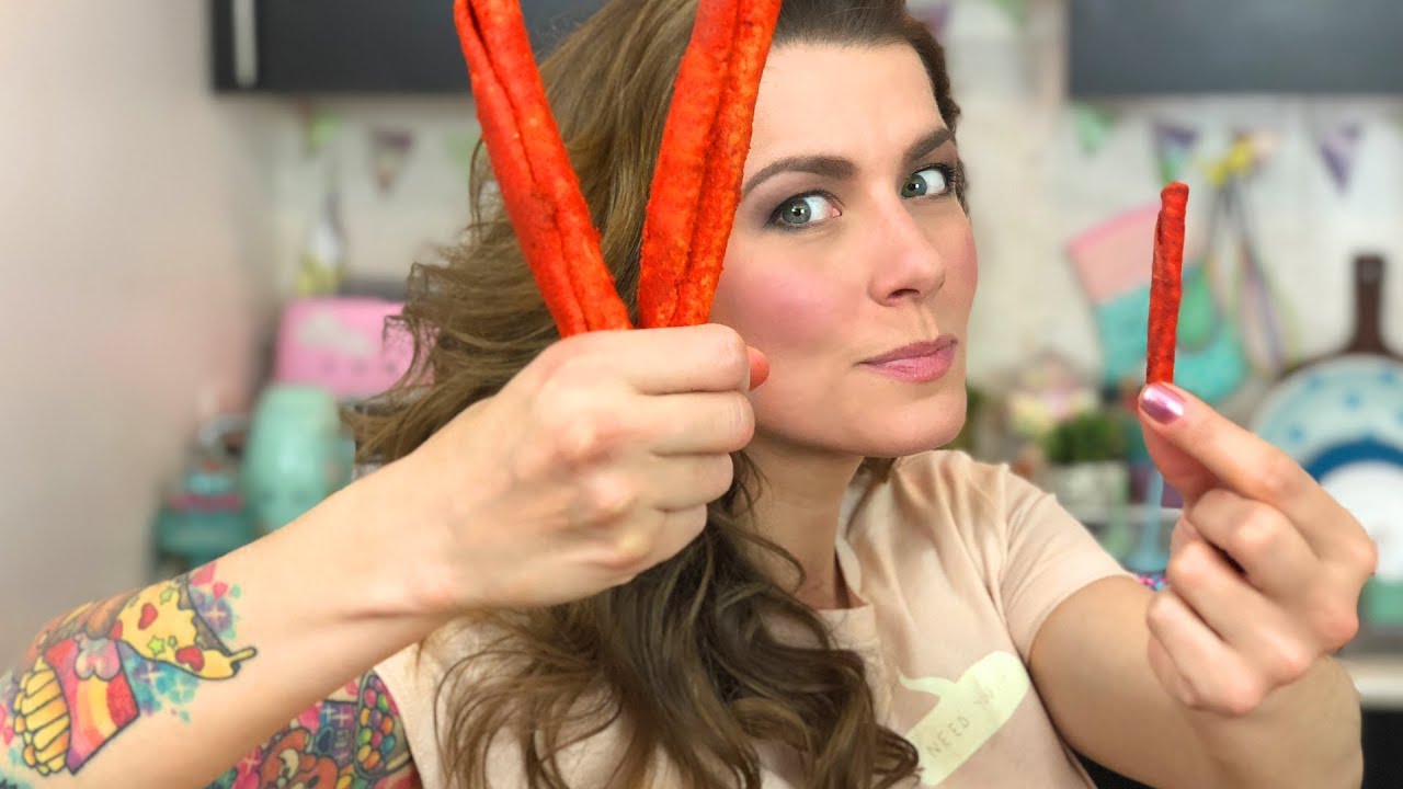 CÓMO HACER TAKIS GIGANTES - ¡CON SOLO DOS INGREDIENTES! | DACOSTA'S BAKERY