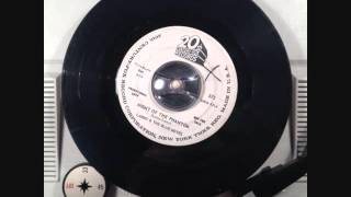 Larry & The Blue Notes - Night of the phantom (60'S GARAGE PUNK ROCKER)