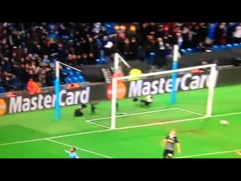 Man City:  le Show de Wilfried Bony l'Ivoirien au UEFA... Alors, Bony ou Aguero?