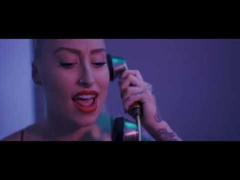 Lara Taylor & Xriz - Me Dañas (prod. J.Moles)