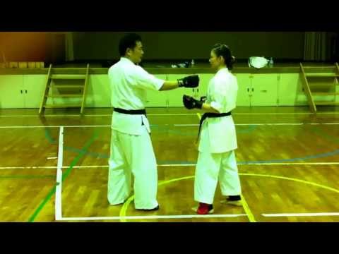 女性向け護身。肘打ちと投げ。