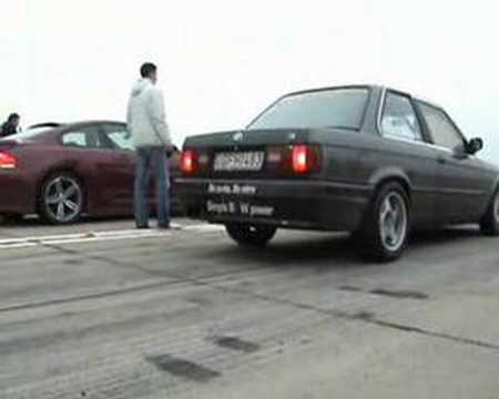 BMW M6 Hamann Vs. BMW E30 [M5] Drag Race [1/4 Mile]