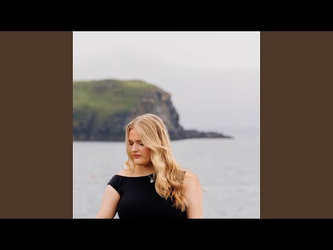 A Cumail Na Gàidhlig Beò - Alice MacMillan