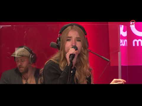 Manouk @ Stephan's Pianobar Qmusic *cover 'On My Mind' (Jorja Smith)