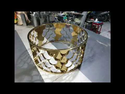 Các sản phẩm nội thất mạ vàng.