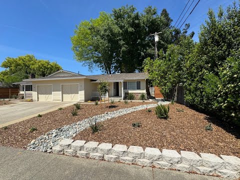 3 Bed / 1 Bath | Del Dayo Duplex Available 08/10/2026 property video