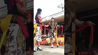 Download lagu RARAS RANI BERSAMA REVANDA LAGI NGOBROL #shorts#shortfeed  #viralshort #jathilcantik #rarasrani mp3