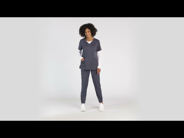 Vídeo relacionado con WonderWink 6208APEWXS WonderFLEX - Camiseta de Cuello con Muesca Curvada, Peltre, Talla XS