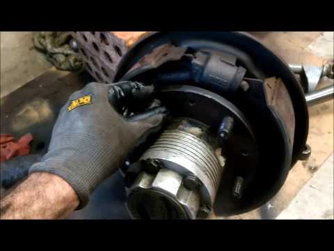 Land Rover Series 2a 88 -  Part 11: Front Axle Rebuild