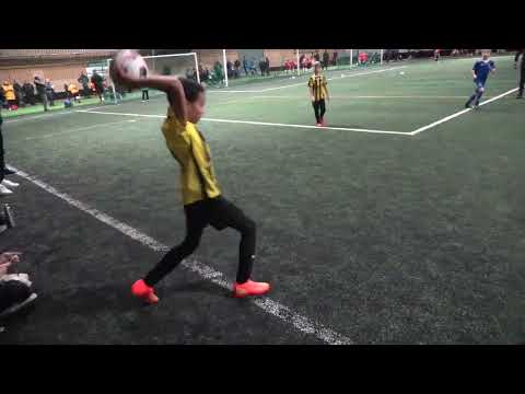 2022-10-29 EBK / Sininen - FC Honka / Keltainen M