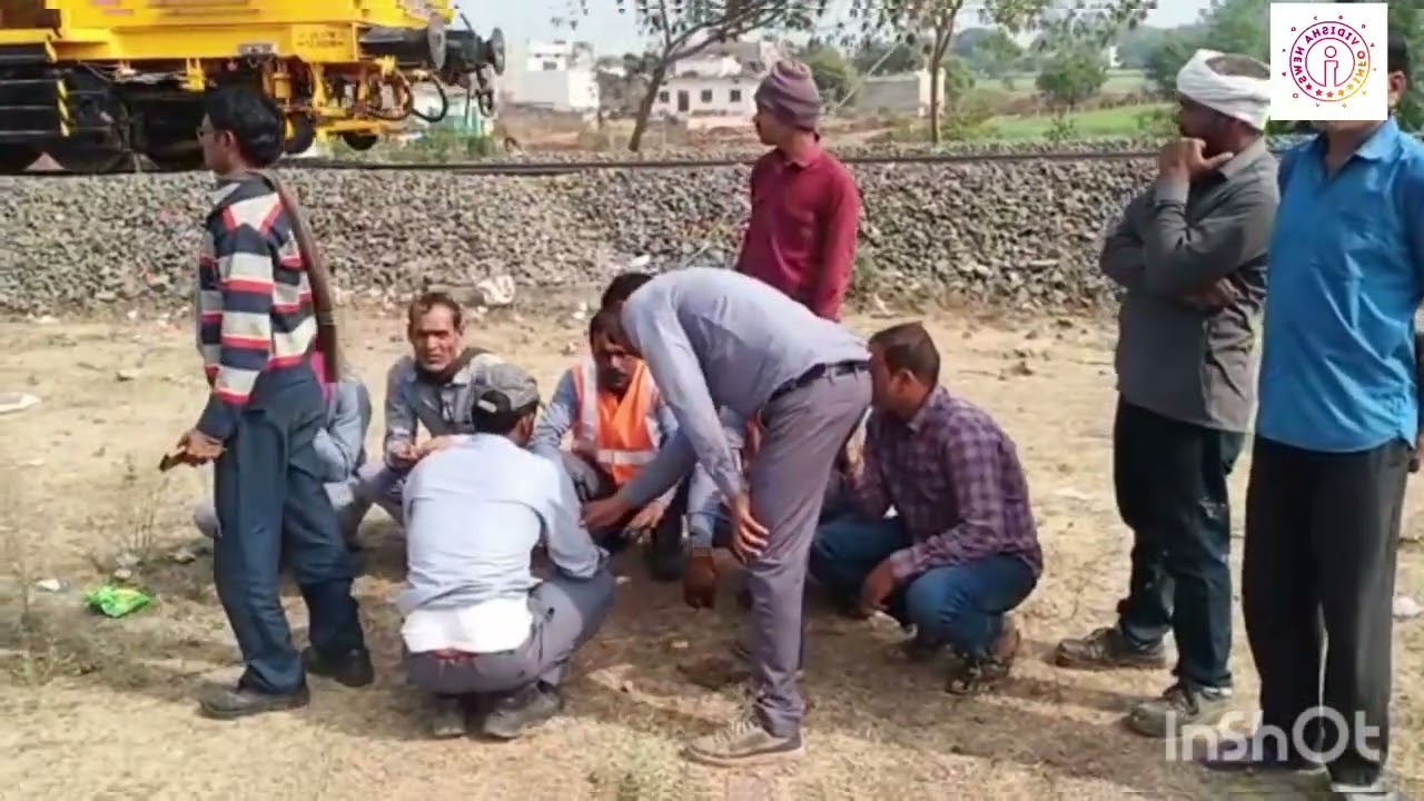 VIDISHA TRAIN ACCIDENT - विदिशा के गंजबासौदा में रेल्वे ट्रैक पर काम रहे 2 कर्मचारी ट्रेन से कटे....