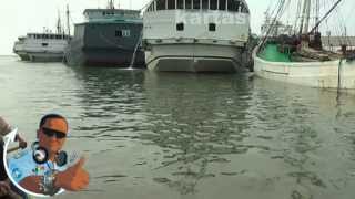 preview picture of video 'Boating At Sunda Kelapa Harbor'