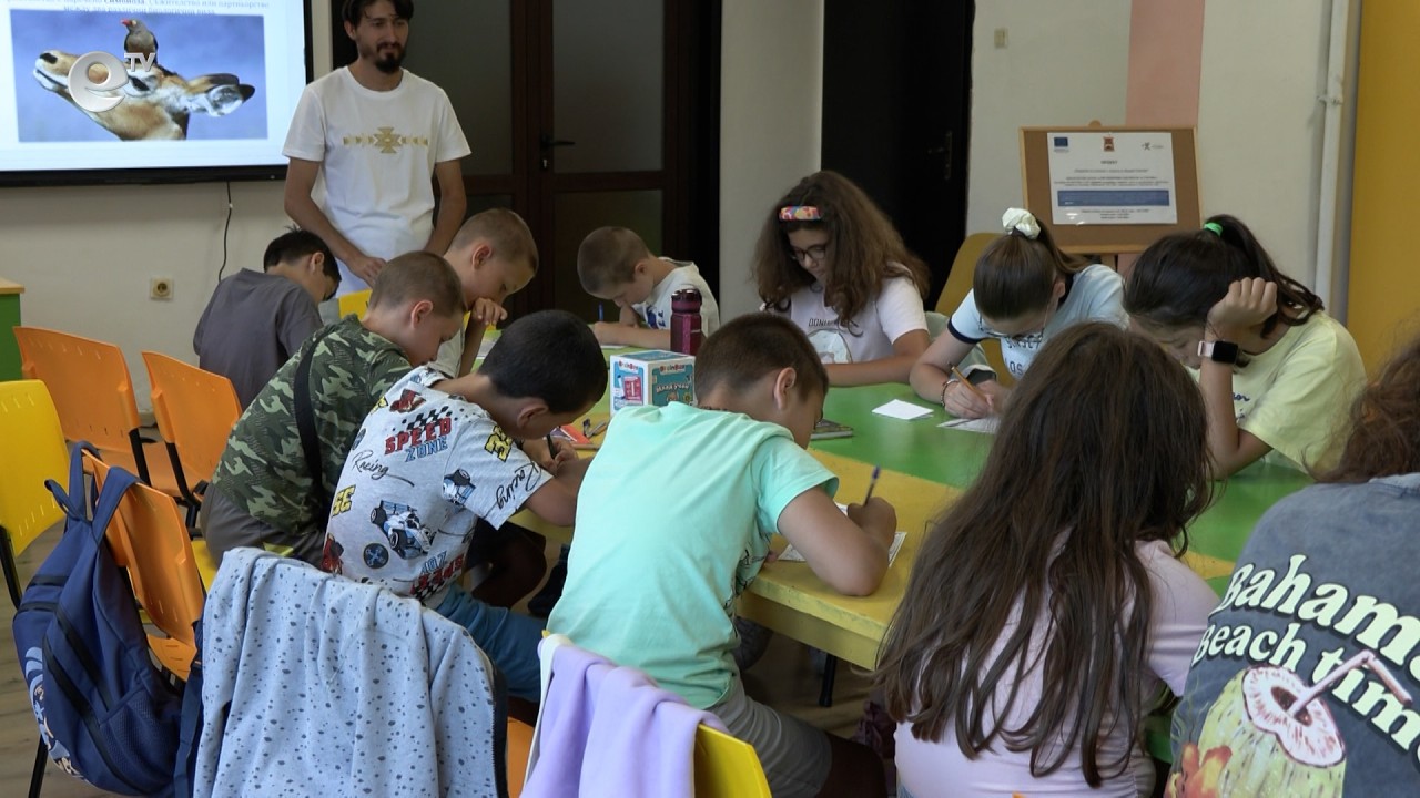 Деца разкриха тайните на природата в лятно ателие в библиотеката в Смолян