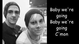 R5 - Ain&#39;t no way we&#39;re goin&#39; home (Lyrics)