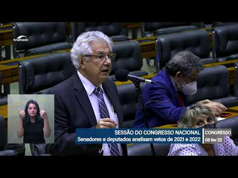 Congresso analisa veto à distribuição de absorventes