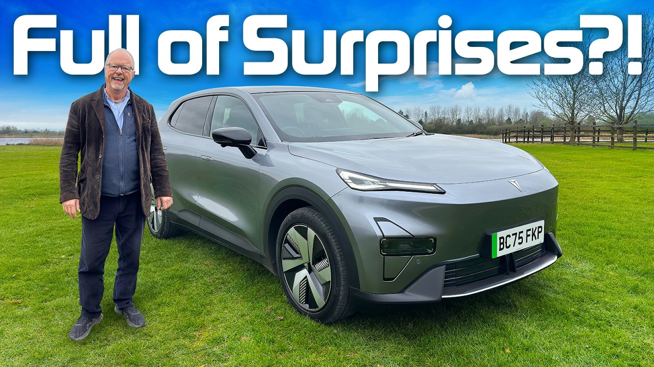 The car Toyota should have made? Check out Changan's 'surprising' S05 (& its swivel screen)!