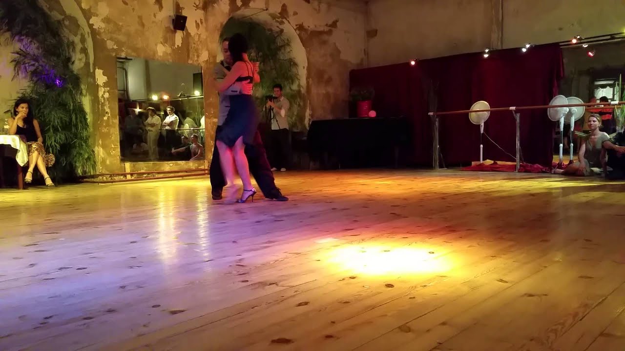 Moira Daloia & Alejandro Figueroa sur Que Tiempo Aquel de Lomuto à Tango de soie