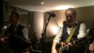 Rowwen Hèze-met de neus omhoeg (theater de maagd)