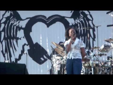 Michael Franti & Spearhead feat. Cherine Anderson @ COACHELLA 2009