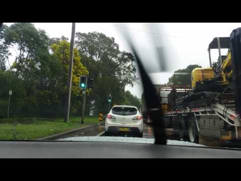 Left lane ends, Henry Lawson Drive