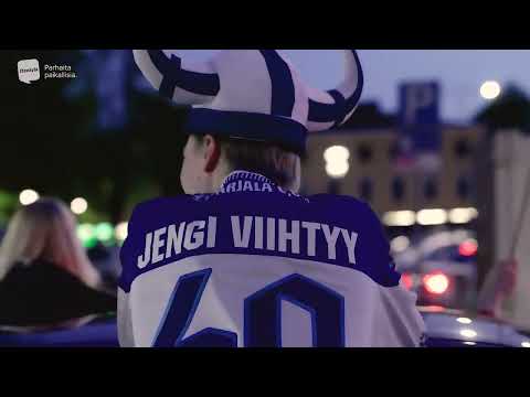 Jääkiekon maailmanmestaruusjuhlintaa Porvoon torilla