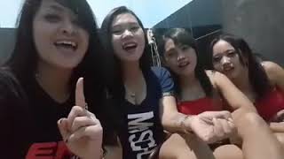 Download lagu Konser 4 diva mp3