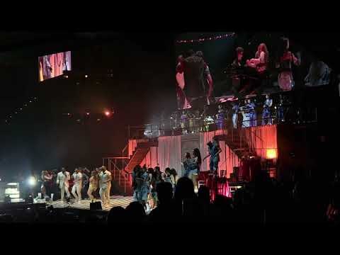 La primera vez - Juliana en el Movistar Arena 2025 con el Grupo Niche