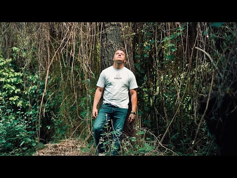 ElHuerfano - A Los Orishas Me Debo (Video Oficial)