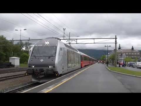 NSB El.18 2259 with NSM coaches departs from Oppdal stasjon.