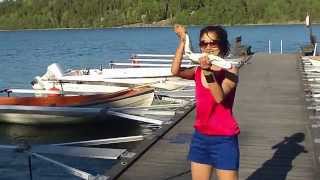 preview picture of video 'Leela caught a pike'