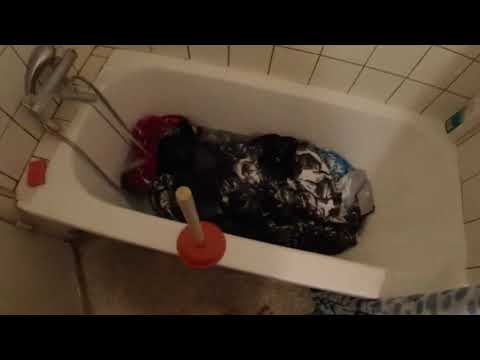 Mongo TV - John vasker tøj med toiletsvupper