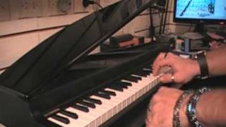 Video thumbnail for KORG MICROPIANO by Import Music Argentina