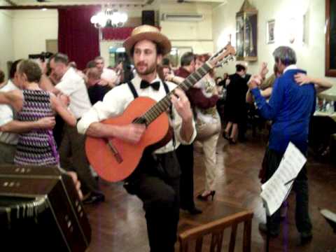 LA TUBA TANGO EN NUEVO CHIQUE