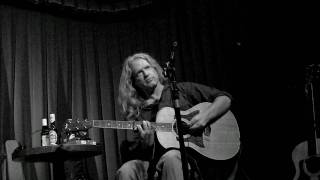 Sam Baker sings Thursday  MVI 0666