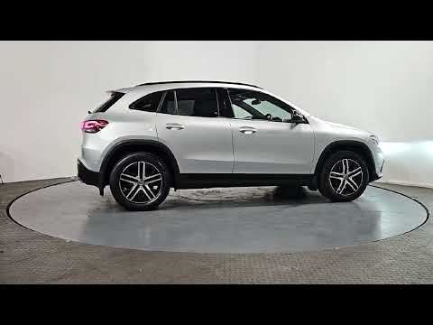 Mercedes-Benz GLA 180D Progressive with Nightpack - Image 2