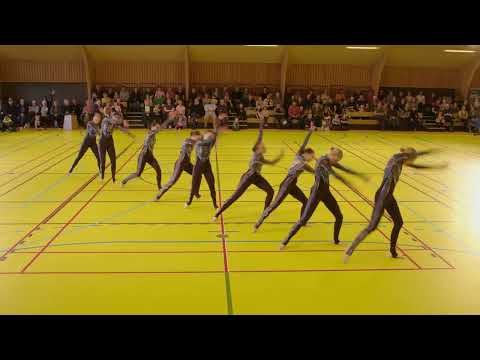 Framsýning 2023 - Kvinnuunglingar Rósan, estetiskt kappingarlið